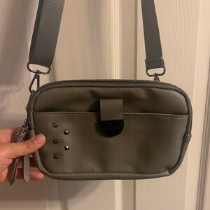 Radrev Sling in Sage Green